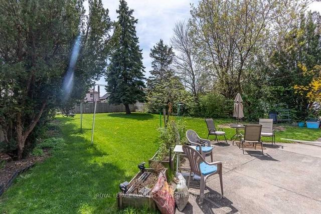 49 Anthony Rd, House detached with 3 bedrooms, 2 bathrooms and 3 parking in Toronto ON | Image 5