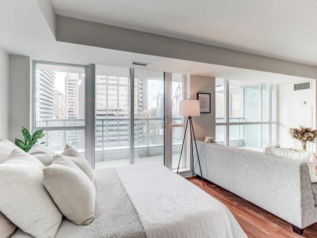 1503 - 96 St Patrick St, Condo with 0 bedrooms, 1 bathrooms and 0 parking in Toronto ON | Image 3