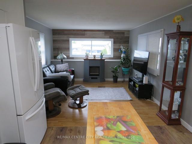 72 - 198 Springbank Dr, Home with 2 bedrooms, 1 bathrooms and 2 parking in London ON | Image 27