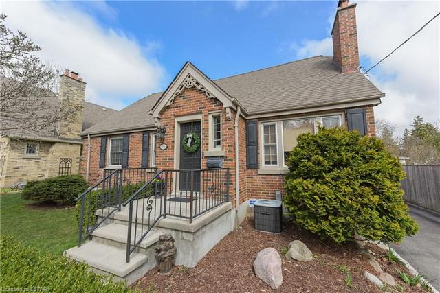 90 Iroquois Avenue, House detached with 3 bedrooms, 2 bathrooms and 3 parking in London ON | Image 2