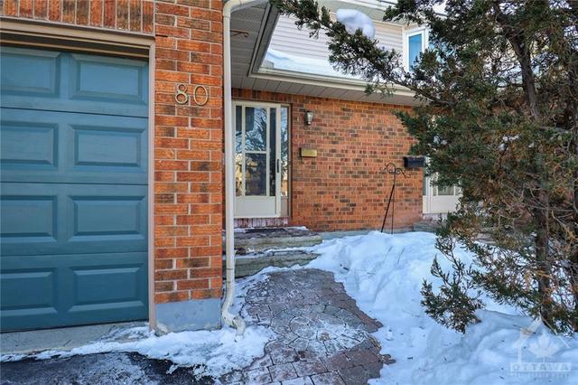 80 Newport Crescent, Townhouse with 3 bedrooms, 2 bathrooms and 3 parking in Ottawa ON | Image 3