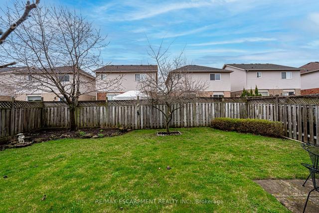 93 Hepburn Cres, House detached with 4 bedrooms, 2 bathrooms and 6 parking in Hamilton ON | Image 17