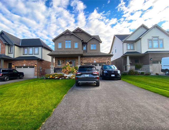 4 Pennell Dr, House detached with 3 bedrooms, 3 bathrooms and 5 parking in Barrie ON | Card Image