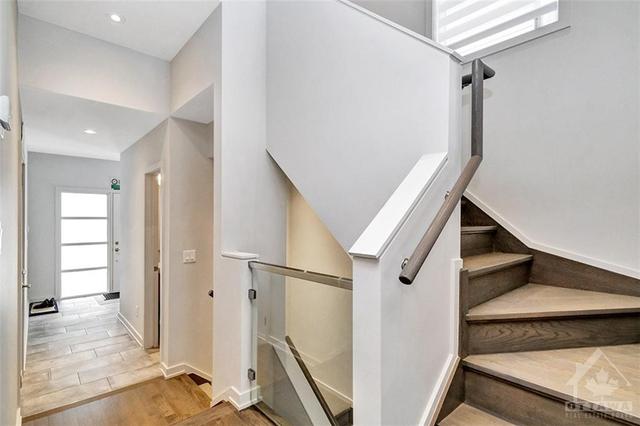 709 Guardian Grove, Townhouse with 3 bedrooms, 3 bathrooms and 2 parking in Ottawa ON | Image 2