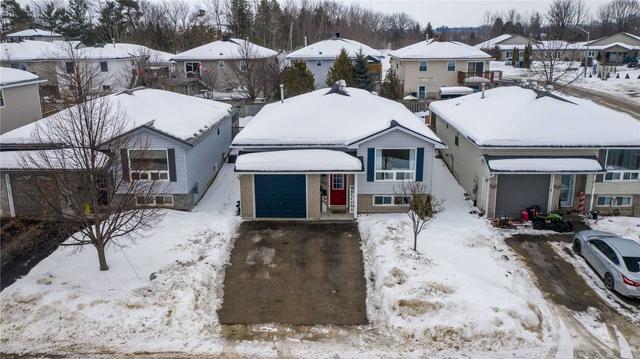 35 Courtney Cres, House detached with 3 bedrooms, 2 bathrooms and 5 parking in Orillia ON | Image 19