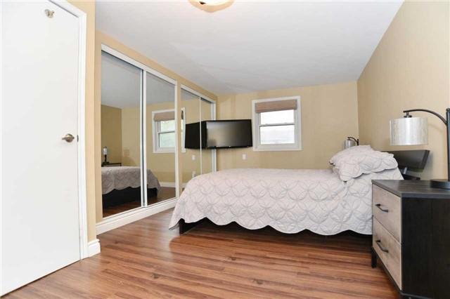 499 Cherryhill St, House detached with 4 bedrooms, 3 bathrooms and 5 parking in Oshawa ON | Image 12