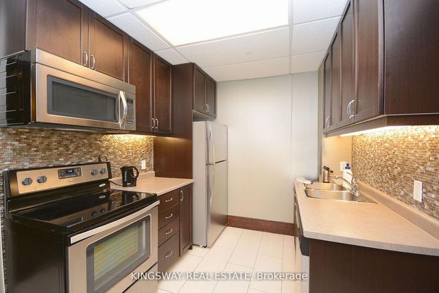 217 - 349 Rathburn Rd W, Condo with 2 bedrooms, 2 bathrooms and 1 parking in Mississauga ON | Image 9