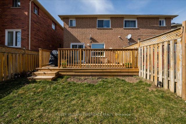 23 Tessler Cres, House detached with 3 bedrooms, 4 bathrooms and 5 parking in Brampton ON | Image 20