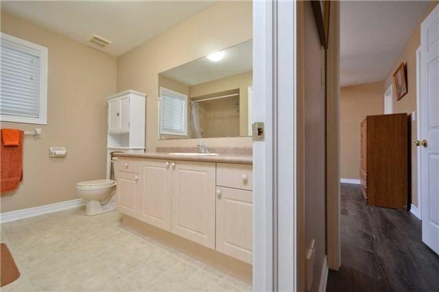 39 Stephanie Lane, House detached with 2 bedrooms, 4 bathrooms and 4 parking in Barrie ON | Image 9