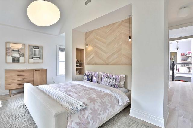 426 Ontario St, House detached with 3 bedrooms, 4 bathrooms and 1 parking in Toronto ON | Image 4