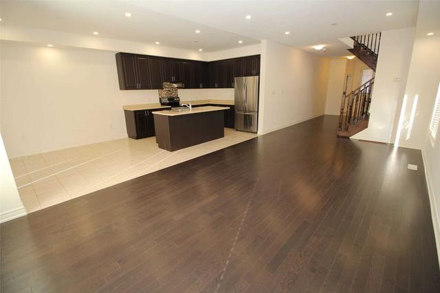 382 Royal West Dr, House semidetached with 4 bedrooms, 3 bathrooms and 2 parking in Brampton ON | Image 29