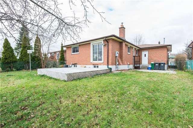 1000 Mcbride Ave, House detached with 3 bedrooms, 3 bathrooms and 2 parking in Mississauga ON | Image 11