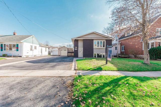 350 Woodward Ave, House detached with 3 bedrooms, 2 bathrooms and 6 parking in Milton ON | Image 1