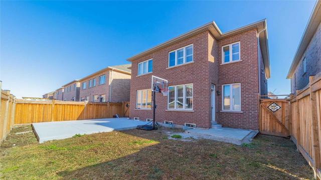 6 Selsdon St, House semidetached with 4 bedrooms, 3 bathrooms and 3 parking in Brampton ON | Image 16