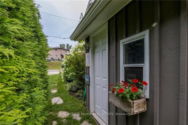 318 Sherin Ave, House detached with 1 bedrooms, 2 bathrooms and 4 parking in Peterborough ON | Image 37