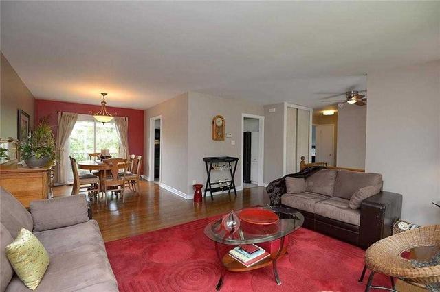 486 Sparling Cres, House detached with 3 bedrooms, 2 bathrooms and 2 parking in Burlington ON | Image 5
