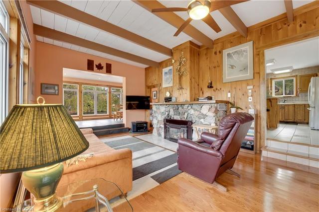 1021 South Kash Lake Lane, House detached with 4 bedrooms, 2 bathrooms and 12 parking in North Frontenac ON | Image 7