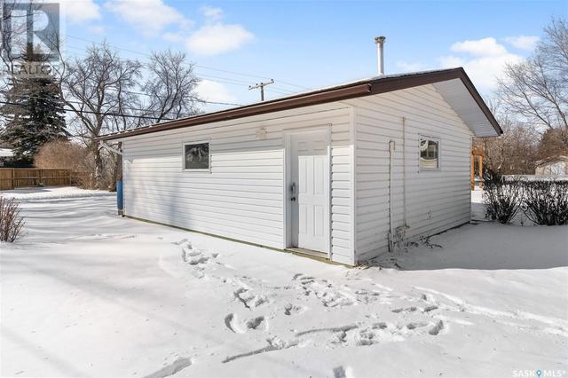 307 7th Avenue E, House detached with 4 bedrooms, 2 bathrooms and null parking in Watrous SK | Image 35