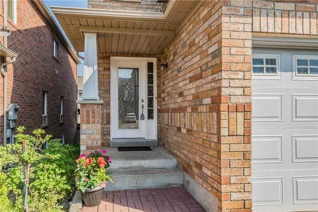 863 Bethany Cres, House detached with 4 bedrooms, 4 bathrooms and 3 parking in Mississauga ON | Image 2