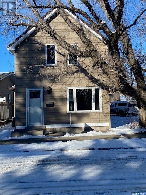 912 Athabasca Street E, Moose Jaw, SK, S6H0M9 | Card Image