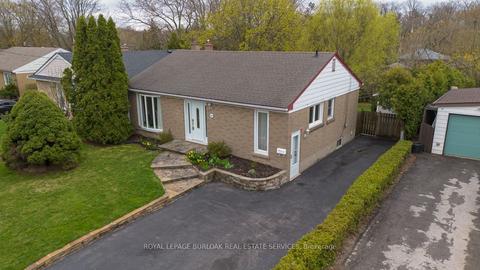 1360 Fisher Ave, House detached with 3 bedrooms, 1 bathrooms and 5 parking in Burlington ON | Card Image