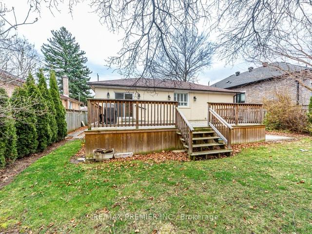 92 Searle Ave, House detached with 3 bedrooms, 2 bathrooms and 4 parking in Toronto ON | Image 27