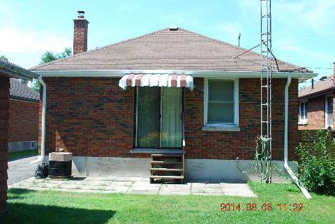 839 Hortop St, House detached with 3 bedrooms, 2 bathrooms and 3 parking in Oshawa ON | Image 3