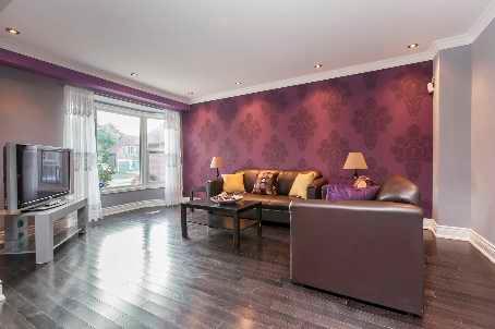 4314 Mayflower Dr, House detached with 3 bedrooms, 4 bathrooms and 2 parking in Mississauga ON | Image 3