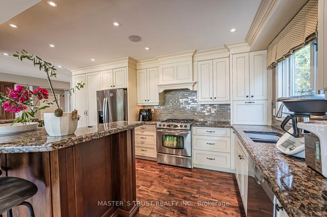 7 Third Line, House detached with 5 bedrooms, 5 bathrooms and 5 parking in Oakville ON | Image 9