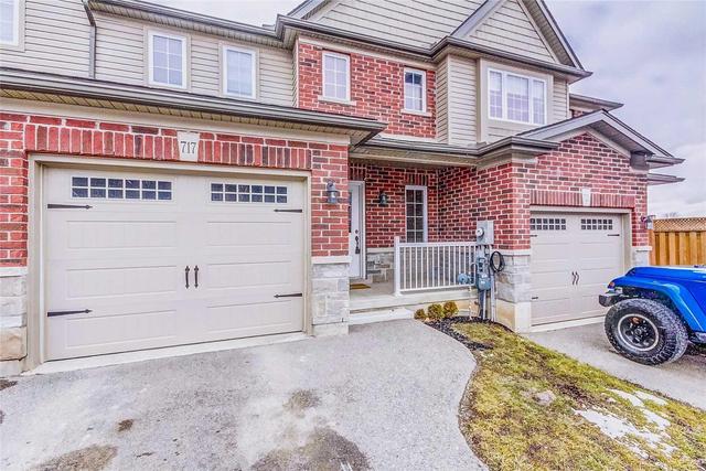 717 Crawford Cres, House attached with 3 bedrooms, 3 bathrooms and 2 parking in Woodstock ON | Image 2