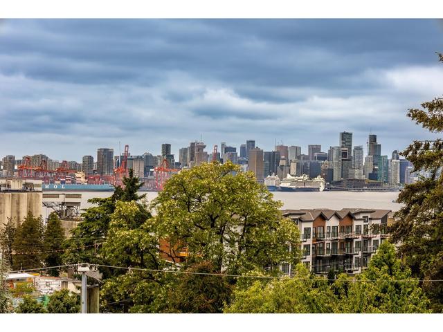 303 - 625 E 3rd Street, Condo with 2 bedrooms, 2 bathrooms and 1 parking in North Vancouver BC | Card Image