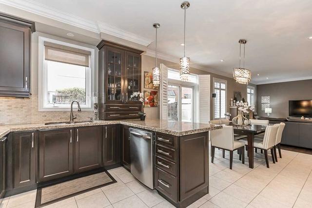 82 Valle Ave, House detached with 4 bedrooms, 5 bathrooms and 4 parking in Vaughan ON | Image 7