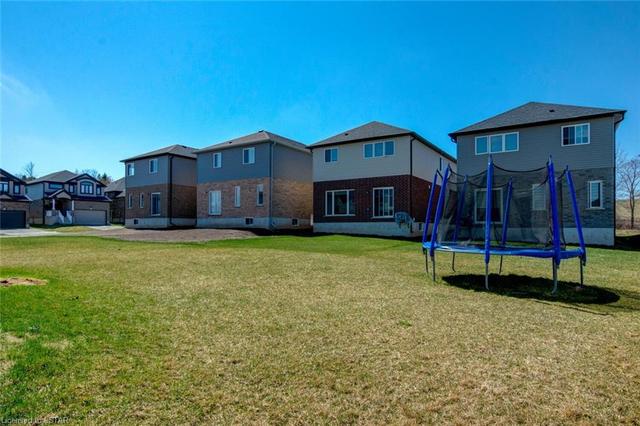 2439 Bennett Crossing, House detached with 4 bedrooms, 2 bathrooms and 4 parking in London ON | Image 40