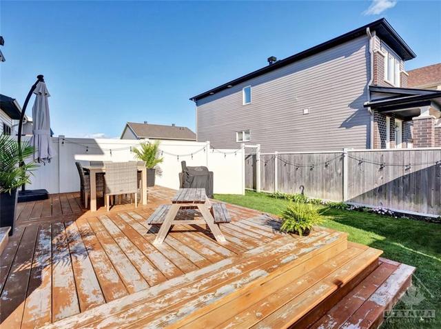 100 Calvington Avenue, Townhouse with 4 bedrooms, 3 bathrooms and 2 parking in Ottawa ON | Image 29