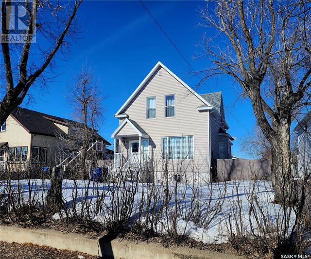 134 9th Avenue W, House detached with 4 bedrooms, 2 bathrooms and null parking in Melville SK | Image 1