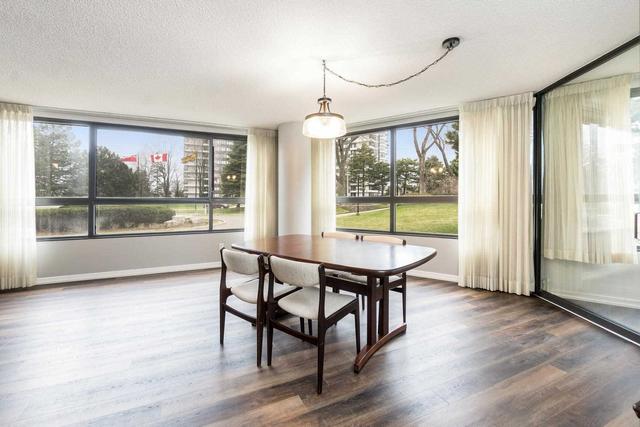 107 - 1300 Bloor St, Condo with 3 bedrooms, 2 bathrooms and 1 parking in Mississauga ON | Image 4