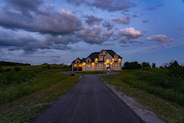 47 Robinson Preserve Crt, House detached with 4 bedrooms, 6 bathrooms and 19 parking in Caledon ON | Image 1