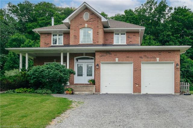3932 Middle Woodland Drive, House detached with 4 bedrooms, 2 bathrooms and 14 parking in South Frontenac ON | Image 9