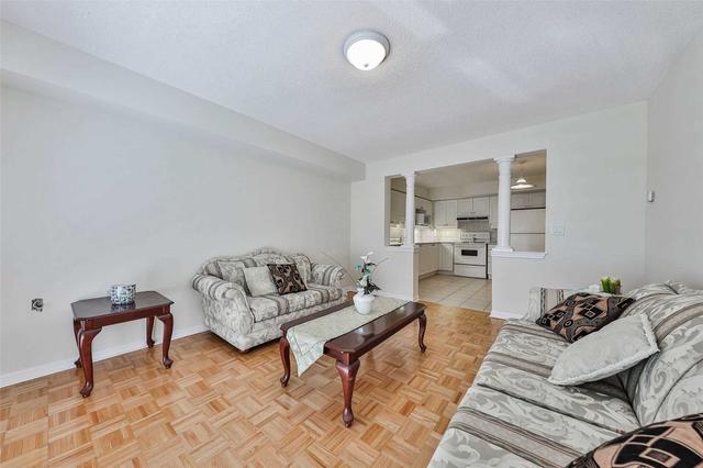 308 - 2500 Rutherford Rd W, Condo with 2 bedrooms, 2 bathrooms and 1 parking in Vaughan ON | Image 9