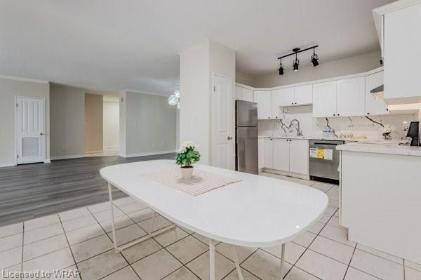301 - 255 Keats Way, House attached with 2 bedrooms, 2 bathrooms and 3 parking in Waterloo ON | Image 19