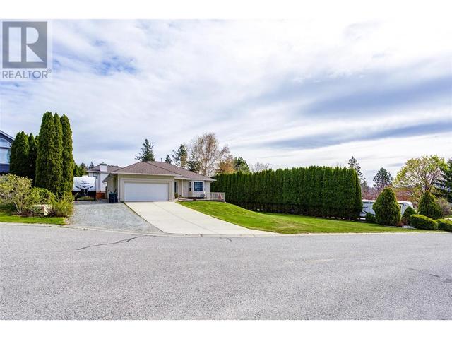 2141 Faulkner Court, House detached with 4 bedrooms, 2 bathrooms and 2 parking in West Kelowna BC | Image 7