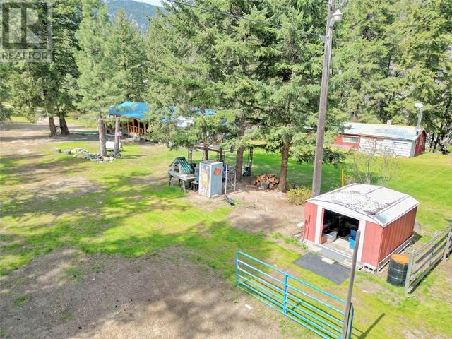 2446 Hwy 3, House other with 2 bedrooms, 2 bathrooms and null parking in Central Kootenay B BC | Image 38
