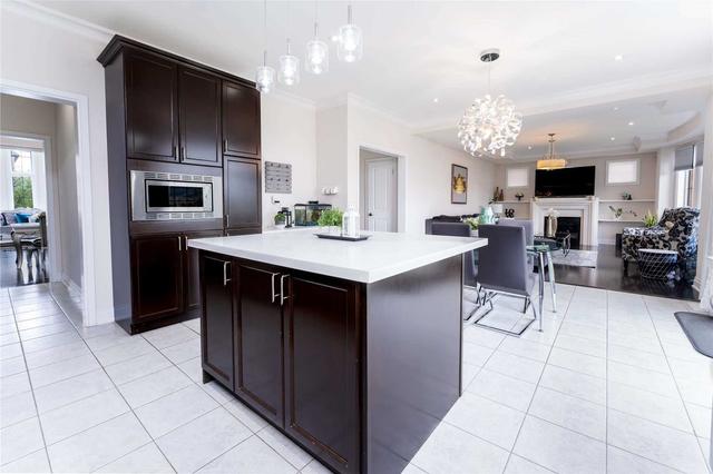 6 Ivanhoe Crt, House detached with 4 bedrooms, 5 bathrooms and 6 parking in Brampton ON | Image 4