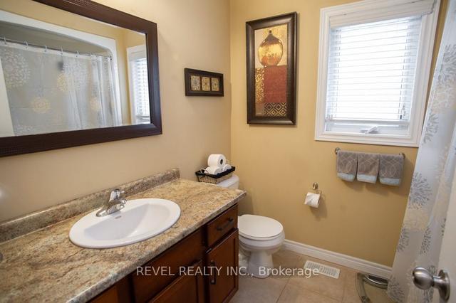 30 Bond St, House attached with 3 bedrooms, 3 bathrooms and 2 parking in Brantford ON | Image 9