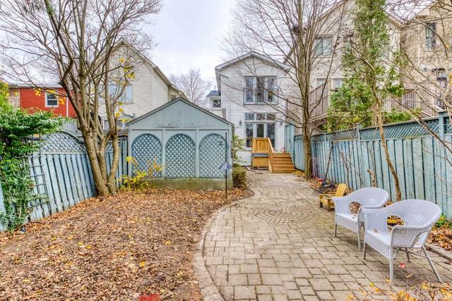 224 Bowood Ave, House detached with 3 bedrooms, 3 bathrooms and 2 parking in Toronto ON | Image 33