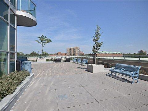 1012 - 9 George St, Condo with 2 bedrooms, 2 bathrooms and 1 parking in Brampton ON | Image 8