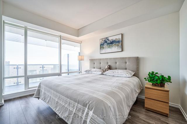5001 - 1 Bloor St E, Condo with 2 bedrooms, 3 bathrooms and 1 parking in Toronto ON | Image 8