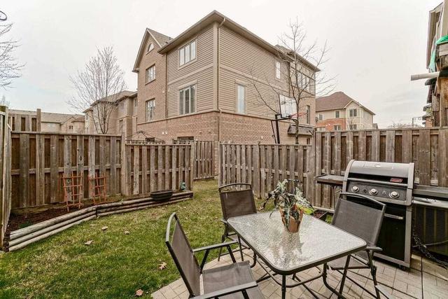19 Cedar Lake Cres, Townhouse with 3 bedrooms, 4 bathrooms and 2 parking in Brampton ON | Image 27
