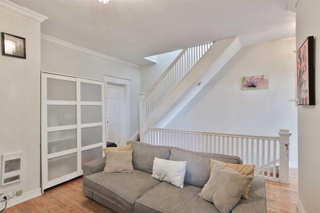124 Hallam St, House detached with 4 bedrooms, 3 bathrooms and 1 parking in Toronto ON | Image 8