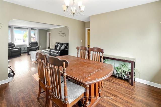 5720 Woodland Blvd, House detached with 4 bedrooms, 2 bathrooms and 7 parking in Niagara Falls ON | Image 5